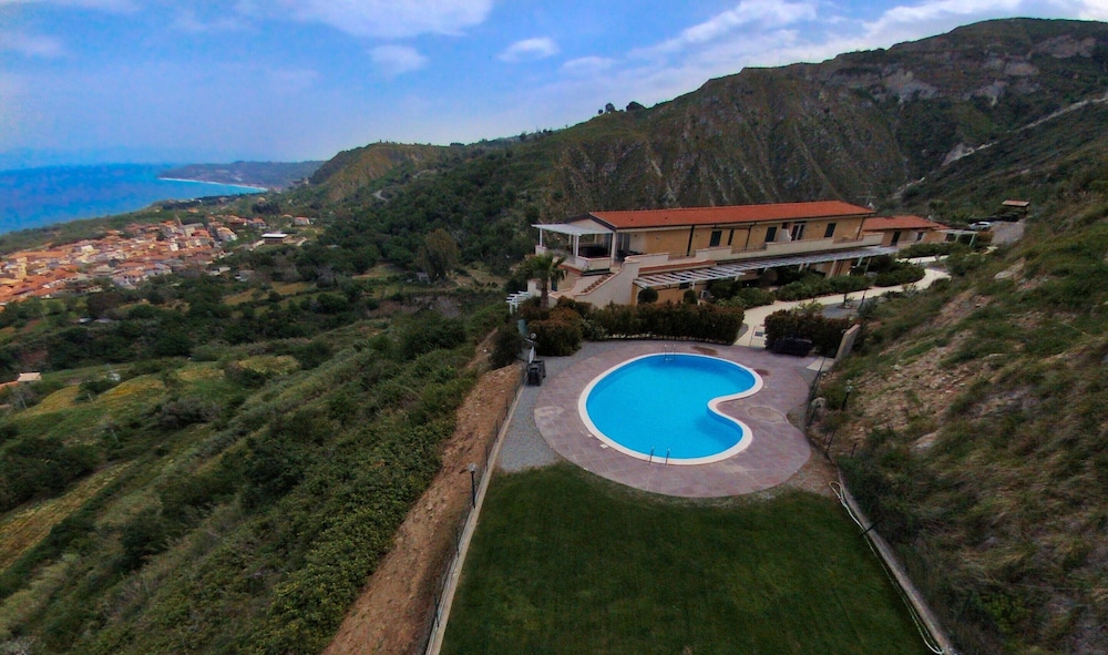 Apartment in Tropea With Sea Views