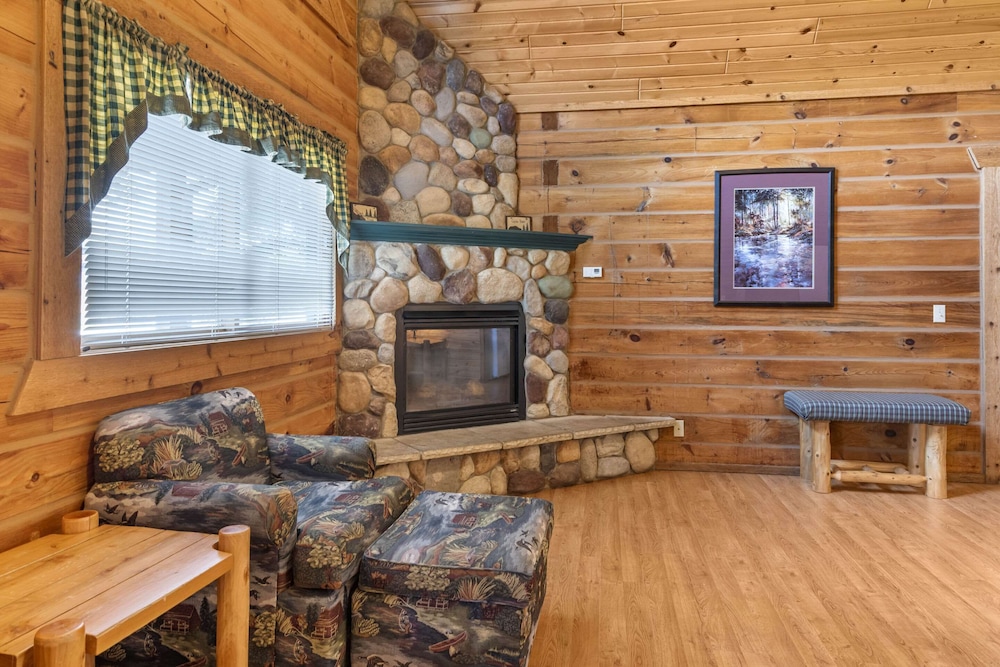 Three Bears Waterpark Resort Near Tomah, Ascend Collection Hotel