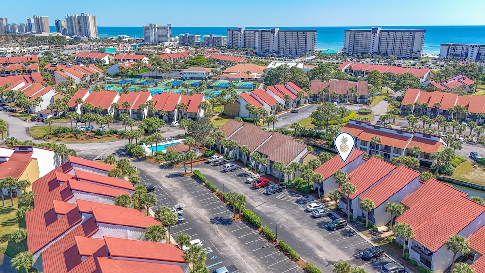 2BR Condo in Edgewater Resort With Golf, Tennis, Pools & Free Tram Service!