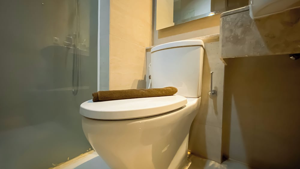 Cozy And Best Location 1Br Gold Coast Apartment
