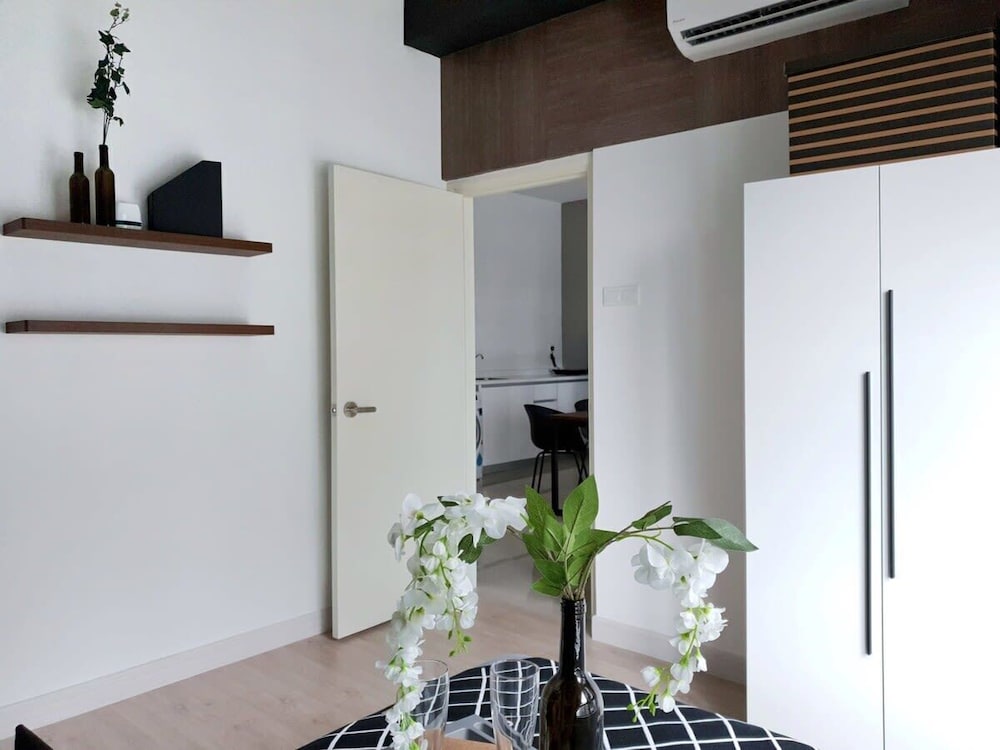 Cozy & Stylish 2BR Apt at Arte Plus, Free Parking