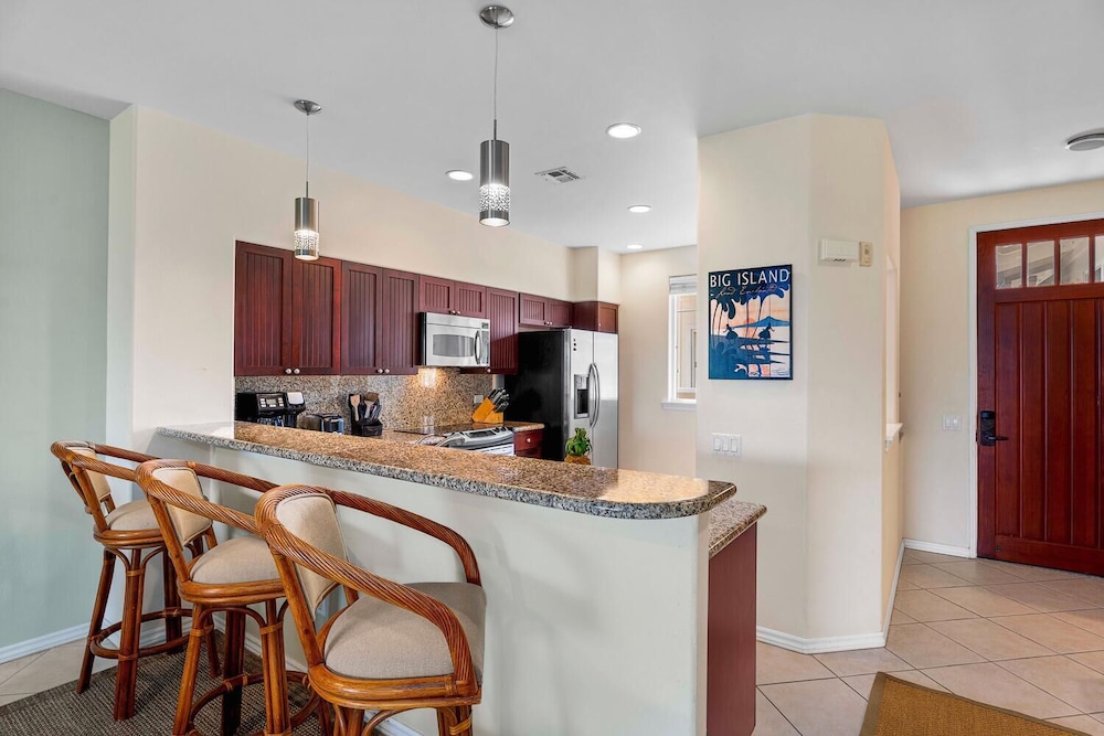 Top Floor - Amazing Golf & Mountain Views - Walk to Restaurants - Vrkcv