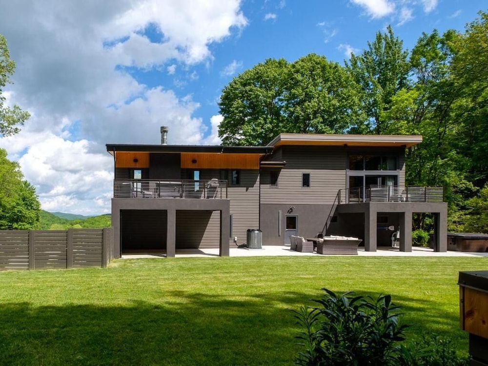Luxury Home - The Retreat House