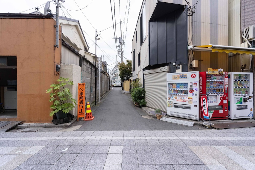 House Hotel nakano TNA