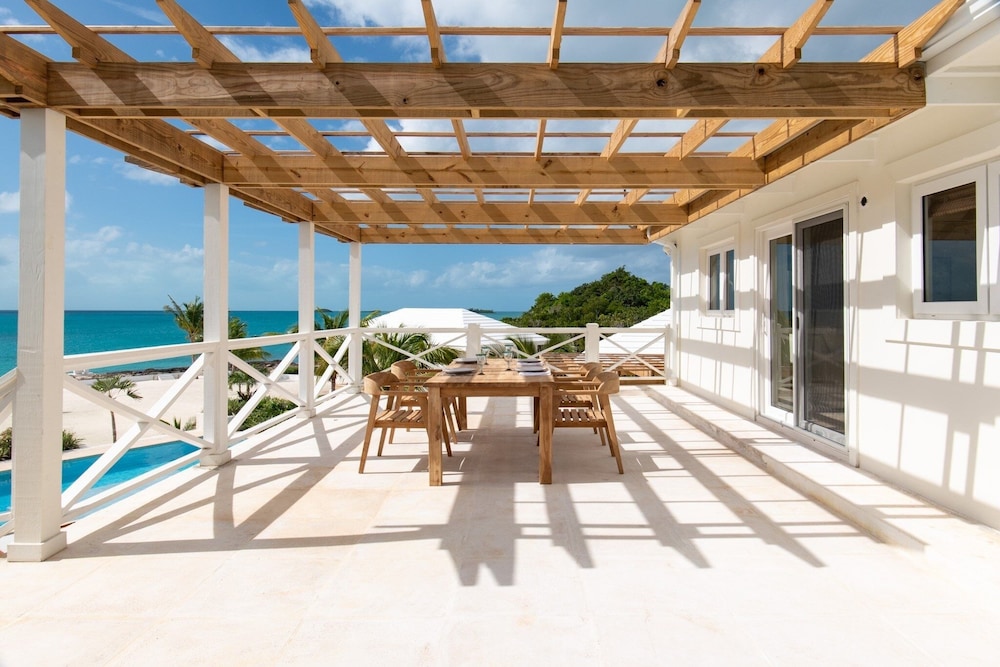 Seaesta - Brand New Estate W/pool & Private Backyard Beach 6 Bedroom Home