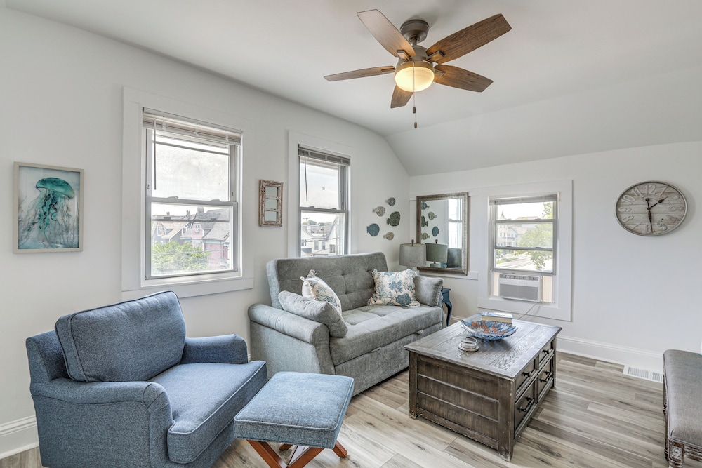 Stroll to Ocean Grove Boardwalk & Beach: Sleek Apt