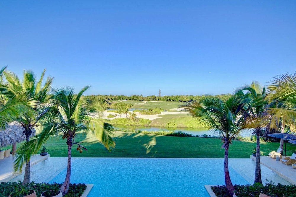 Villa Alta Gracia w Private Pool Designer Decor