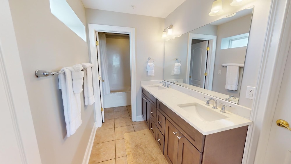 Beach House 2 by Tybee Vacation Rentals