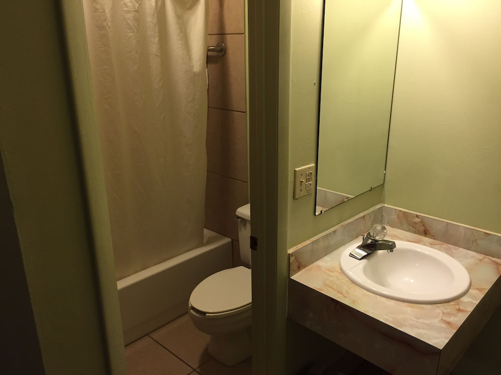 Sebring Vacations - Sebring Inn - Property Image 18