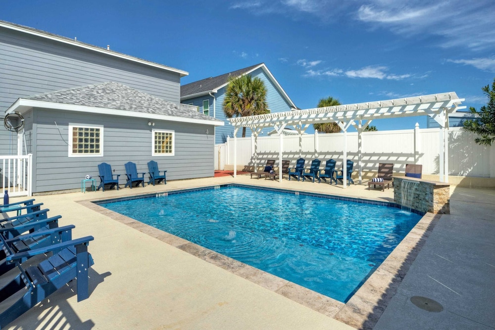 Costa Bahia Condos Sleeps 26, Pool, Short Beach Stroll