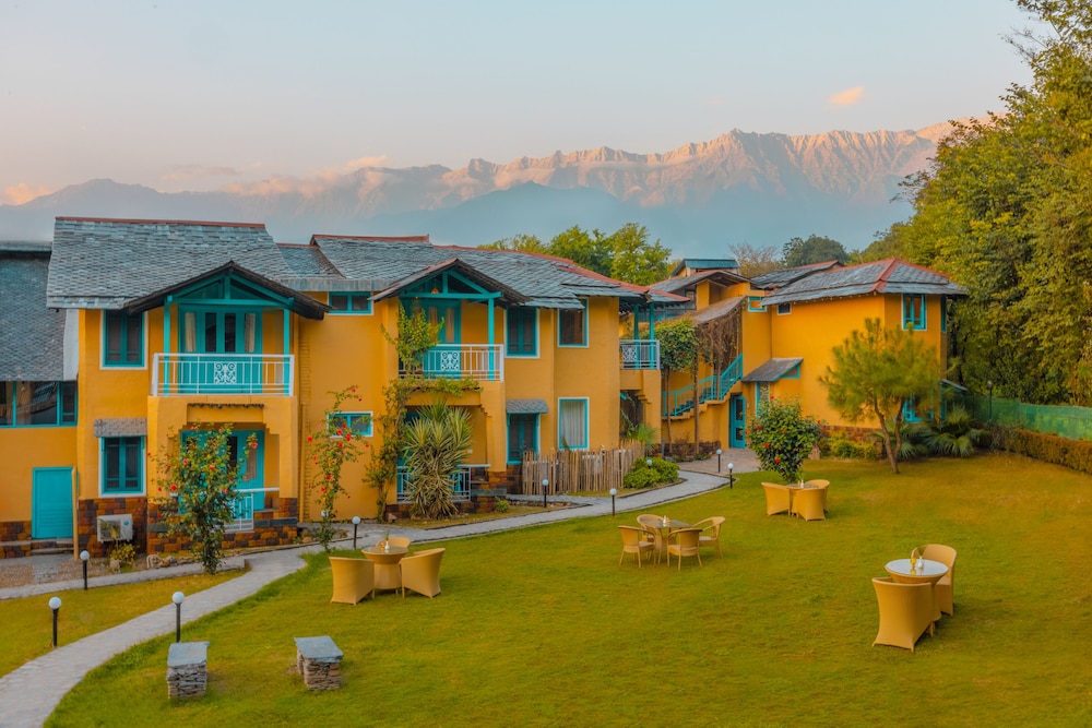 Tree of Life Birdsong Chalets