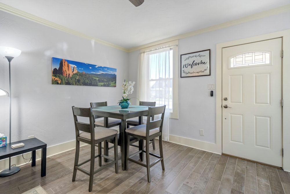 Mid-Uintah Cottages