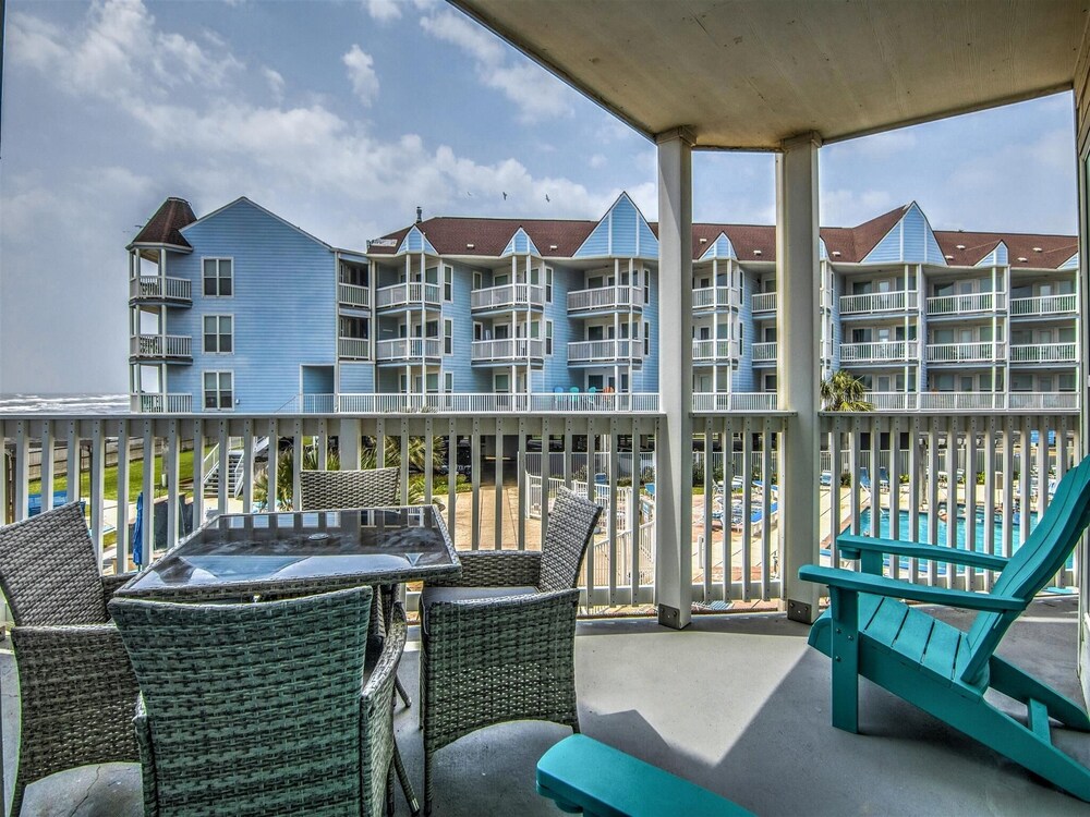 Seascape 2110 2 Bedroom Condo by RedAwning