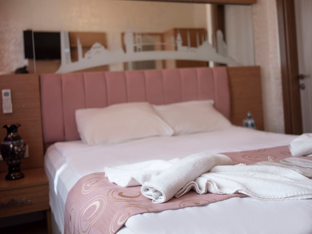 Megaron Hotel - Image 14