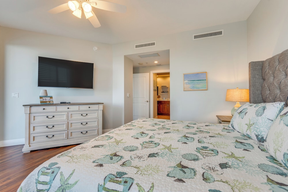 Sunset-view Resort Condo on Perdido Key