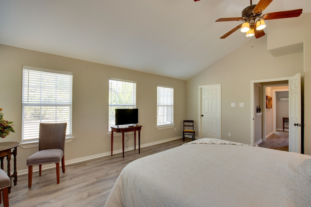 Gorgeous Royse City Retreat w/ Front Porch & Pond! view 3
