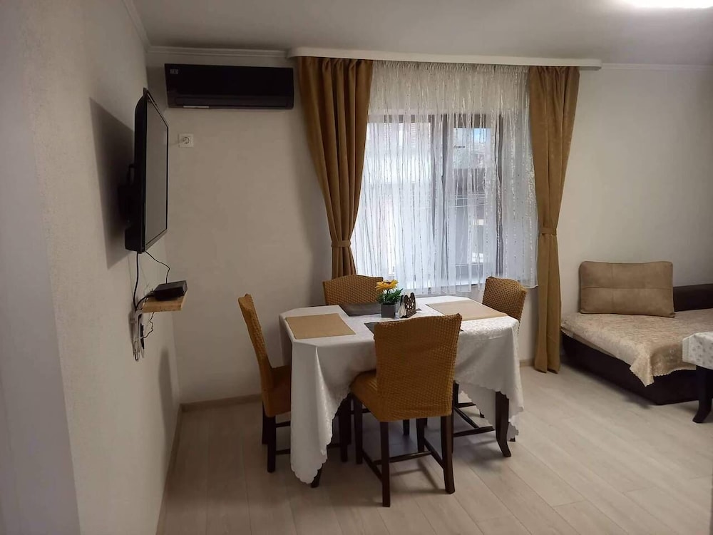 Guest House & Rooms Chris Toros