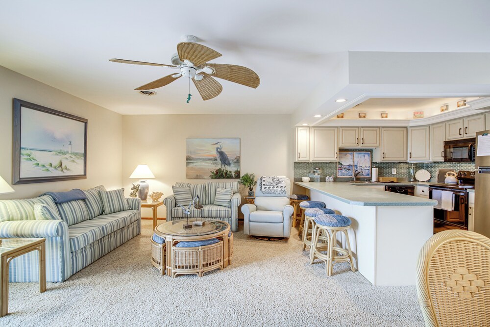 Ocean City Getaway w/ Balcony, Steps to Boardwalk!