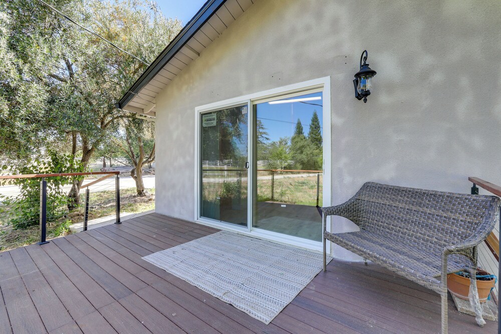 4 Mi to Folsom Lake: Modern Home w/ Patio!