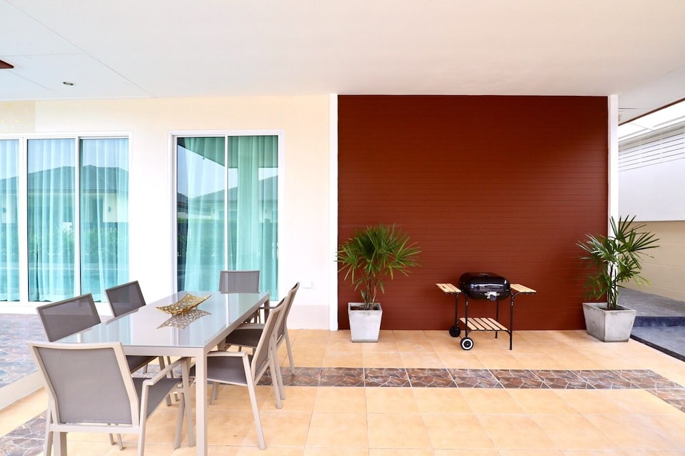 Luxury Pool Villa A10 view 5