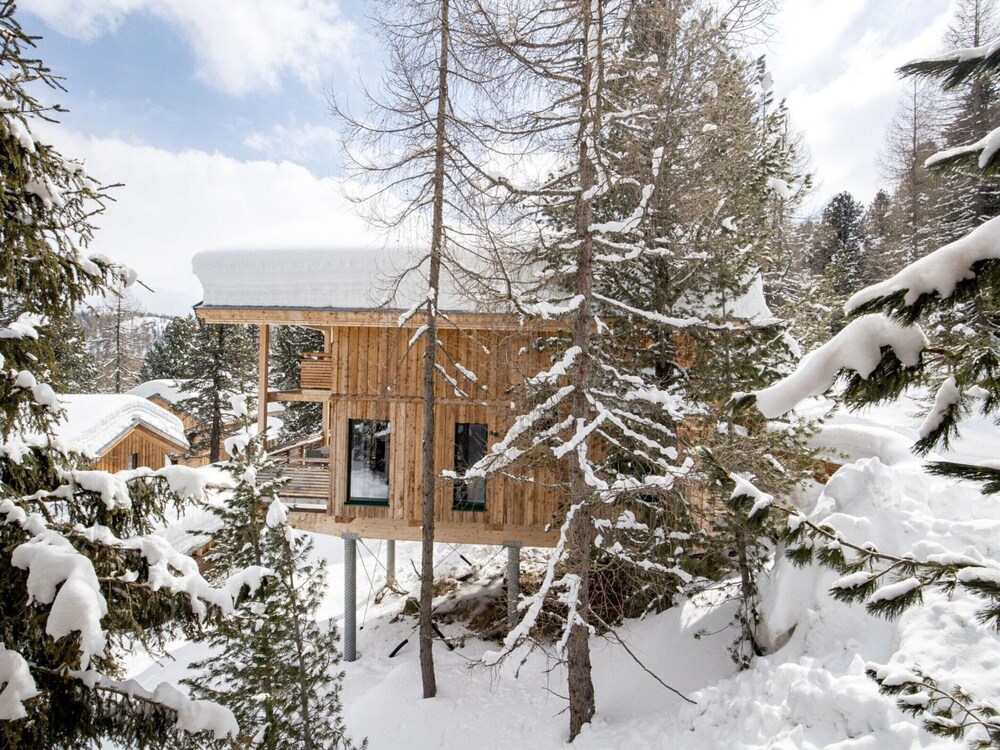 Luxurious Chalet With Outdoor Whirlpool