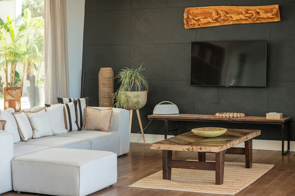Marinhill High Luxury Property