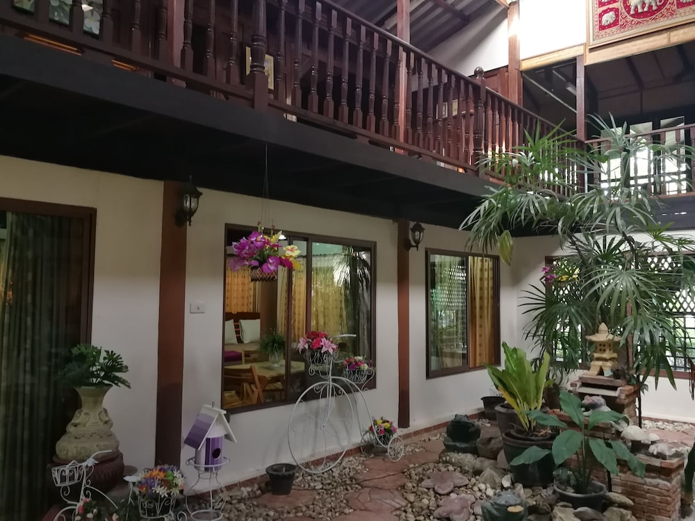 Kumkhumsriwangchai Amphawa