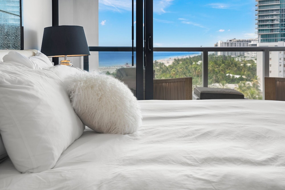Luxury Vacation Rentals in South Beach by LRMB