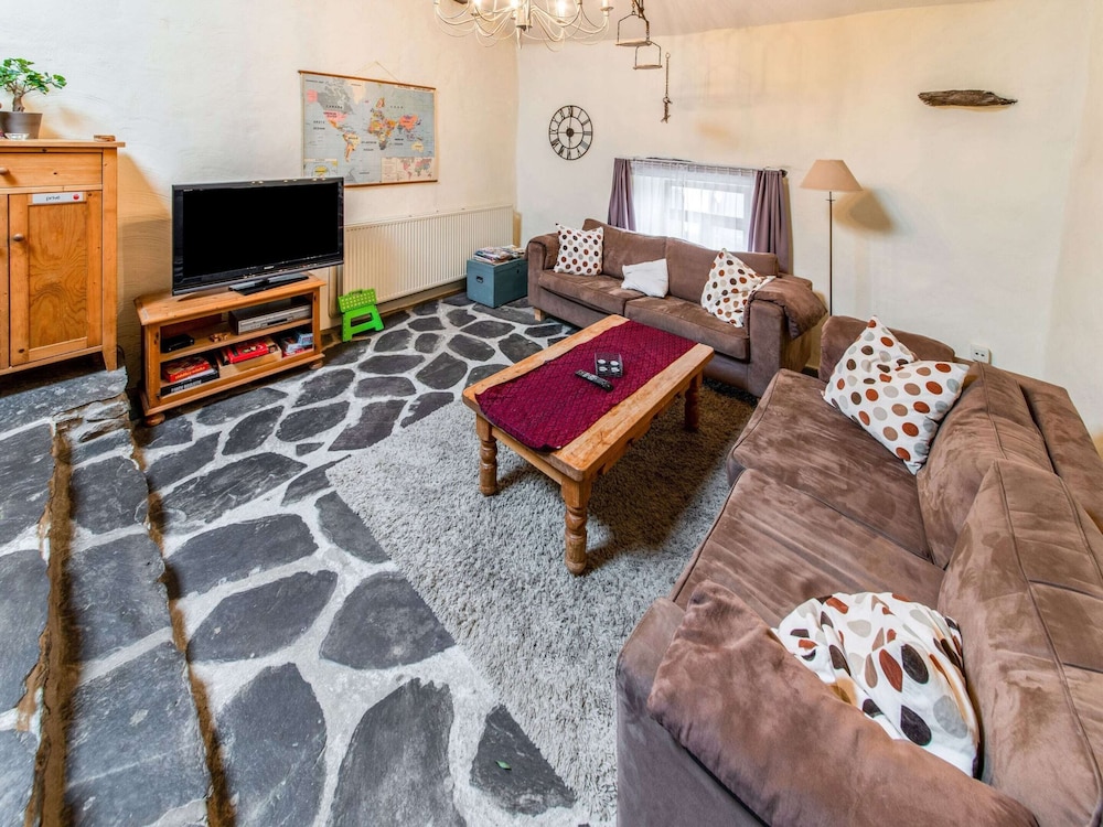 Characteristic Holiday Home in Cherain With Balcony