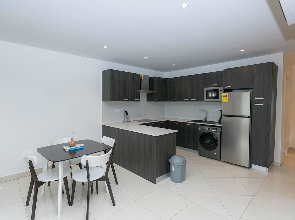 Snug three-bedroom Unit