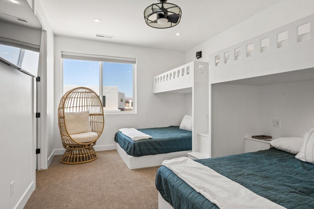 Sunstone 6 Bedroom Home