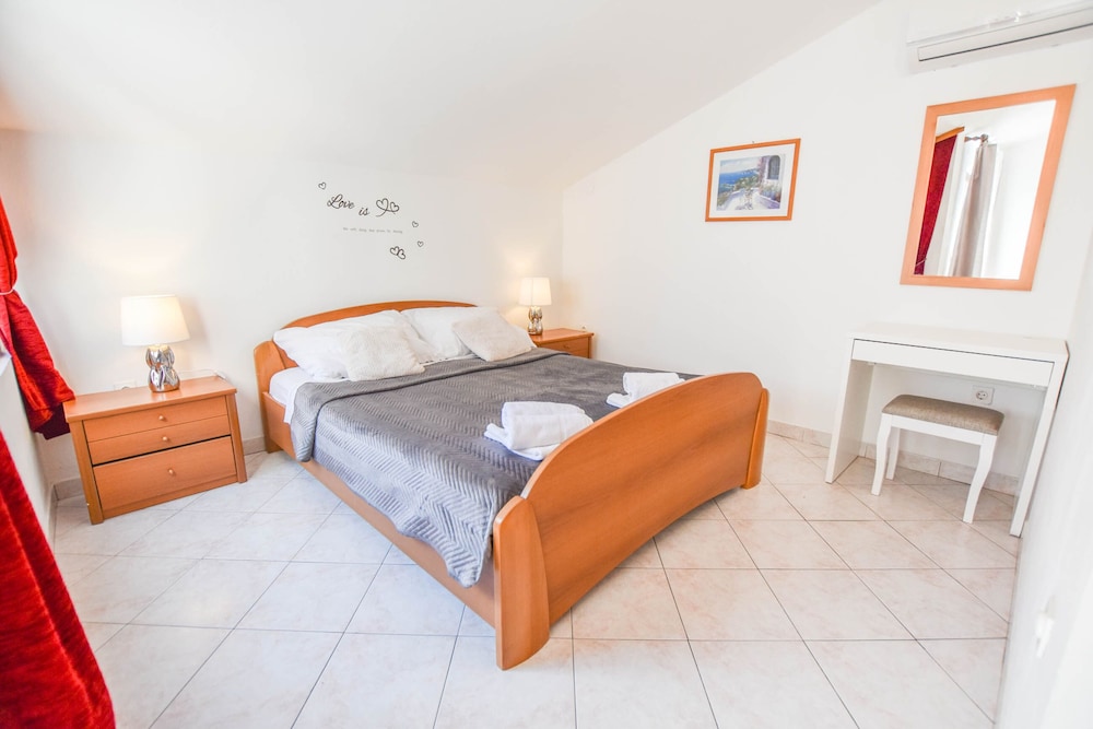 Apartments Ante view 5