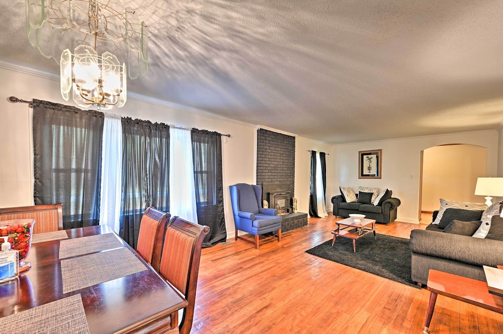 Blounts Creek House w/ Yard - Pets Welcome!