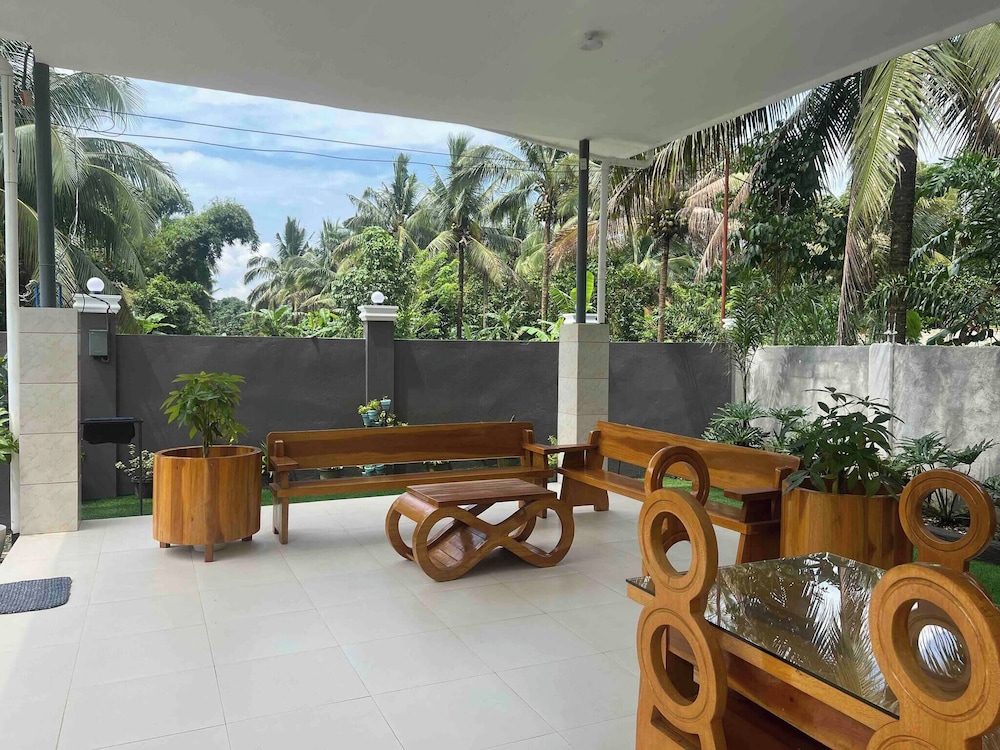 Serene Farmhouse Retreat in Alfonso, Cavite - Perfect for Family Getaways