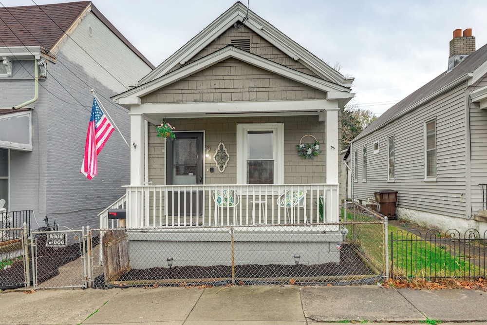 3 Mi to Dtwn: Covington Getaway w/ Backyard