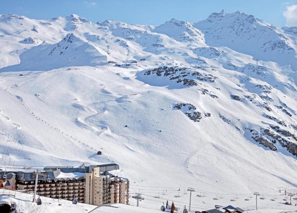 Nice Apartment Near the Center of Val Thorens