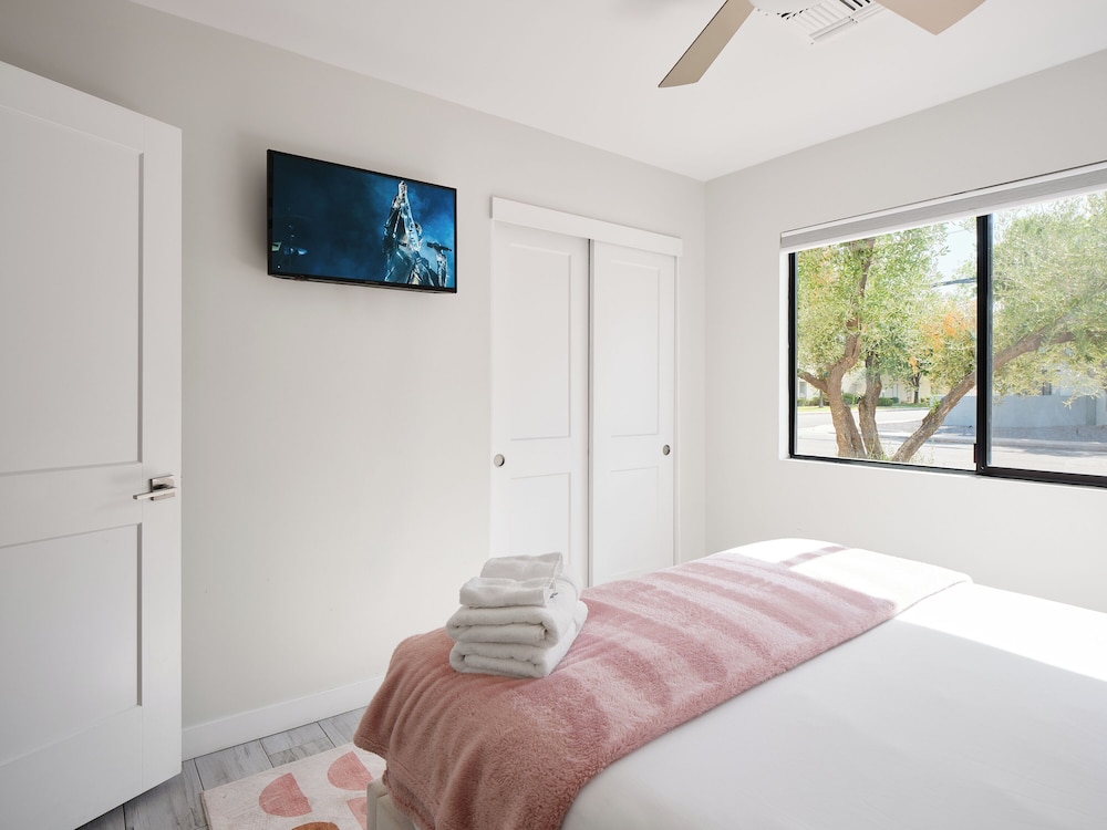 Sunset - Private Pool & Spa - Walk to Old Town