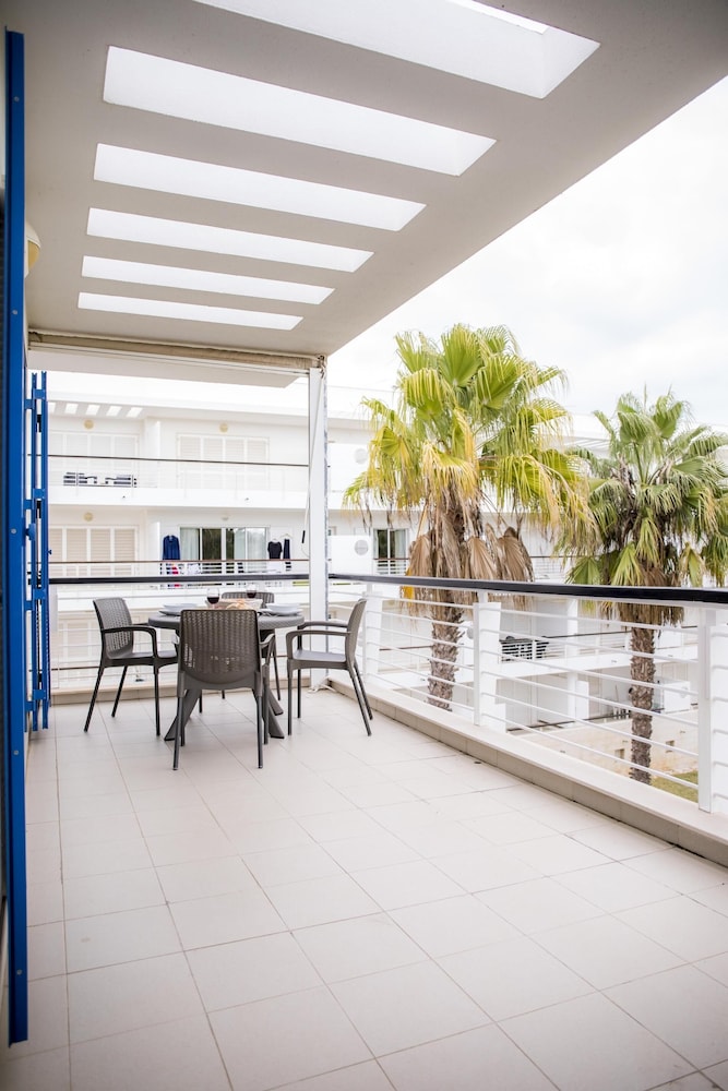 B06 - Top Floor Marina Club 2 Bed Apartment by DreamAlgarve