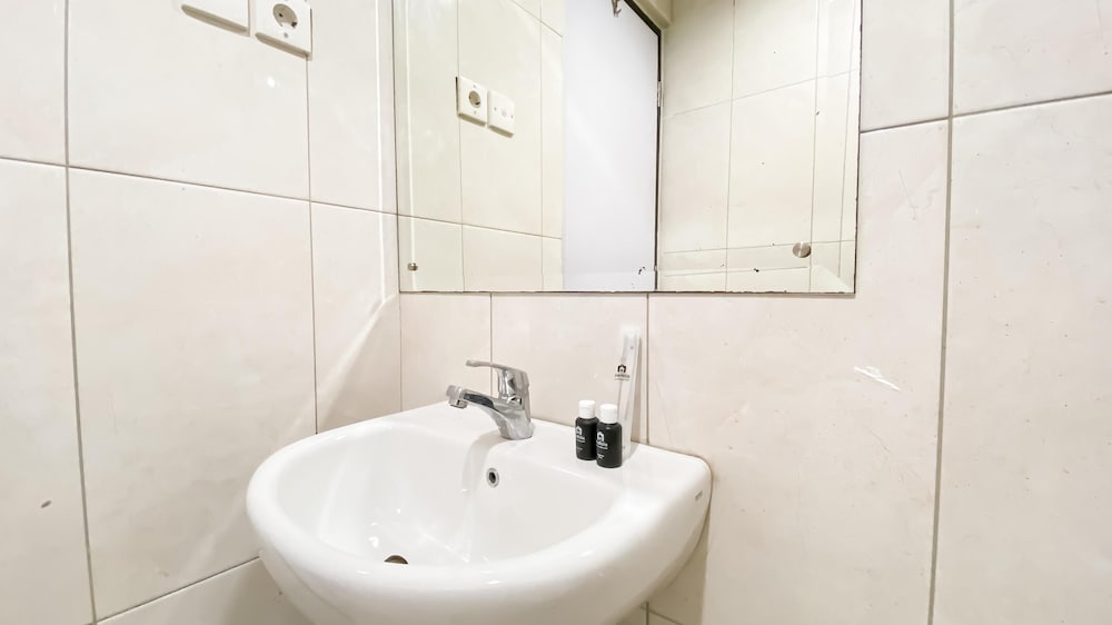 New Furnished and Homey 2BR Apartment Nifarro Park