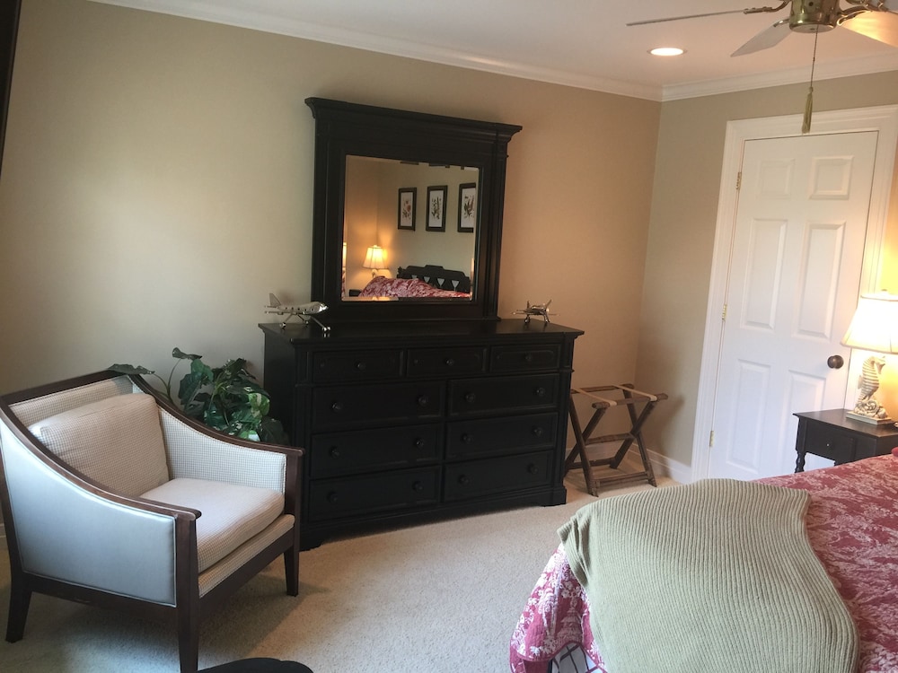 The B & B at Queenslake