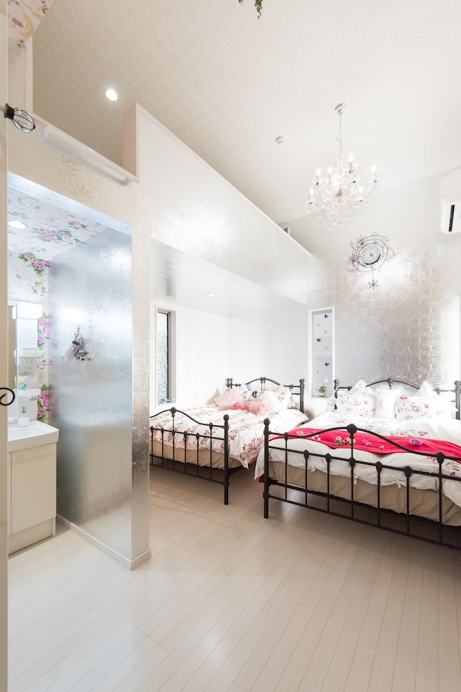 Papillon Paradis Nishi-Shinjuku