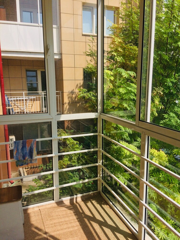 Apartment on Aviatorov 25