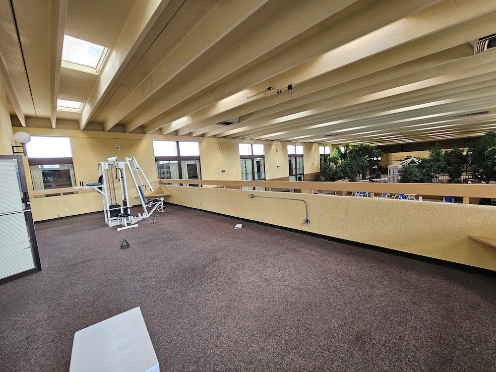 Roswell Vacations - Clarion Inn  Suites - Property Image 3