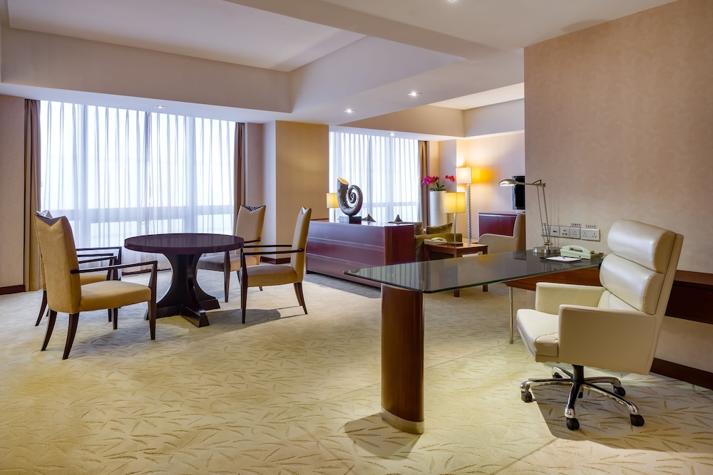 Yantai Vacations - Crowne Plaza Yantai Seaview, an IHG Hotel - Property Image 5