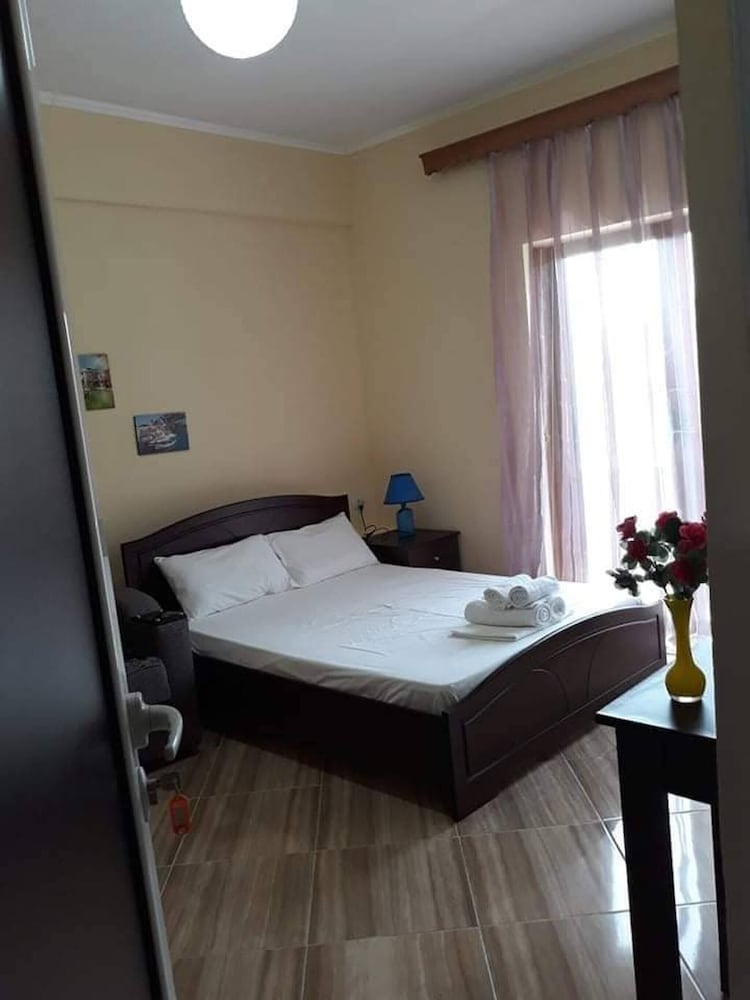 Double Room With Private Bathroom Kitchen Balcony