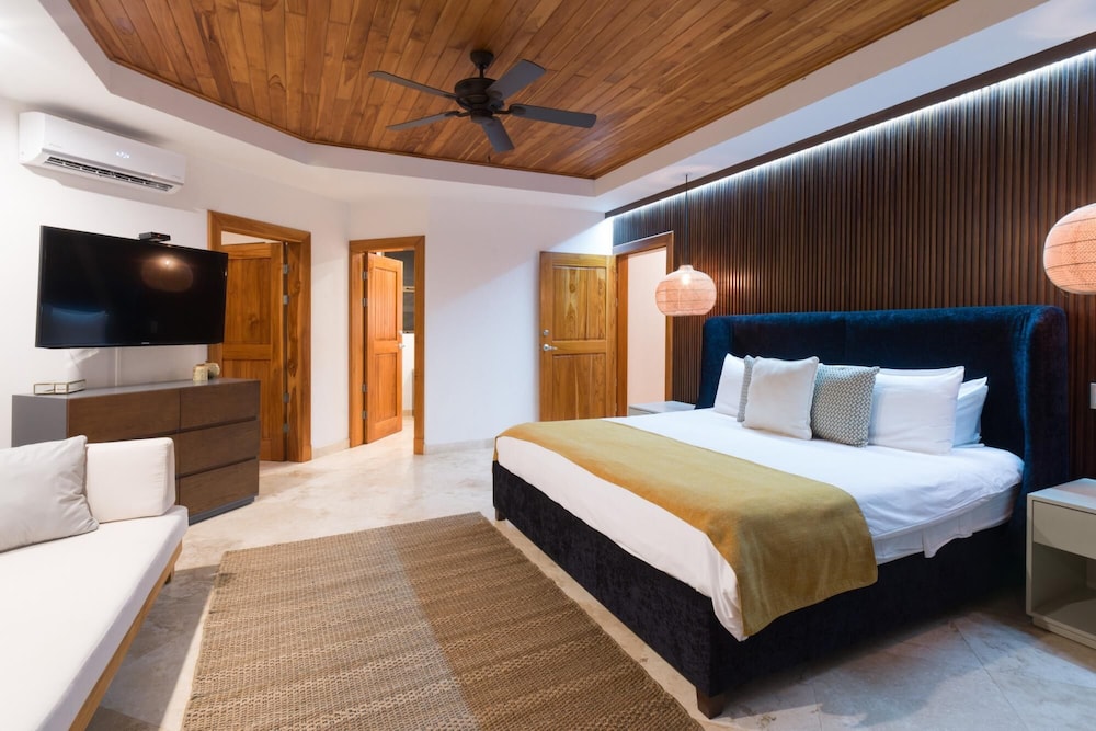 Stunning 7 BR Villa Manuel Antonio Sanctuary
