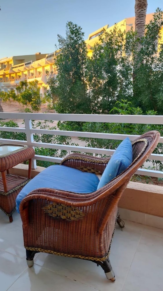 3-bed 2-bath Sleeps 7 With Free Parking