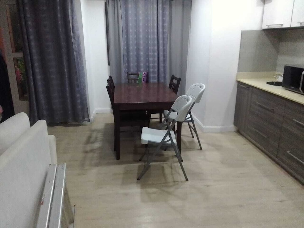 2 Bedroom Apartment With 2 Pools