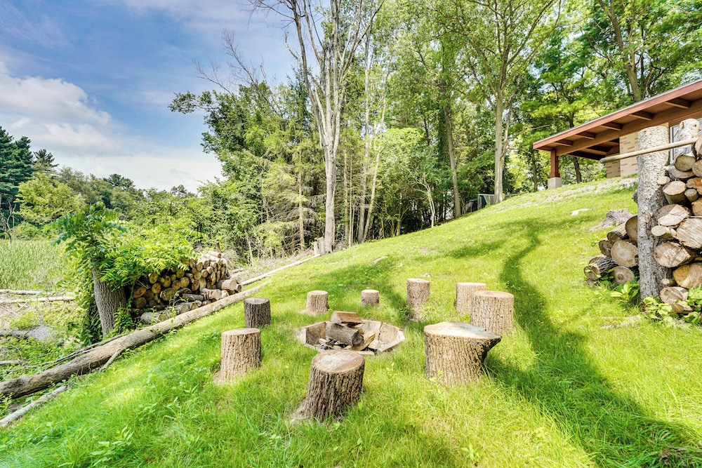 Fire Pits & Grill: Lakefront Jackson Home