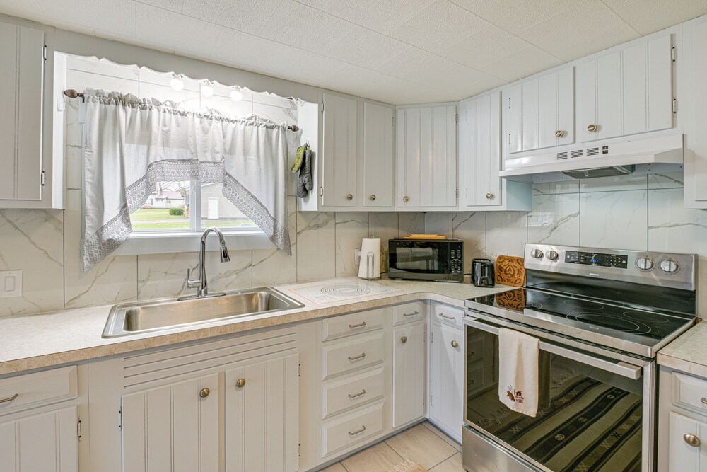 Near Skiing & Snowmobiling: Home in Mars Hill!